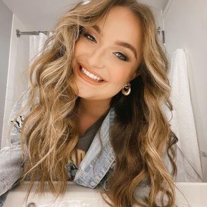 Meet your Posher, Brooke